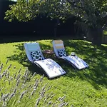 Les Bessonnes Bed and breakfast