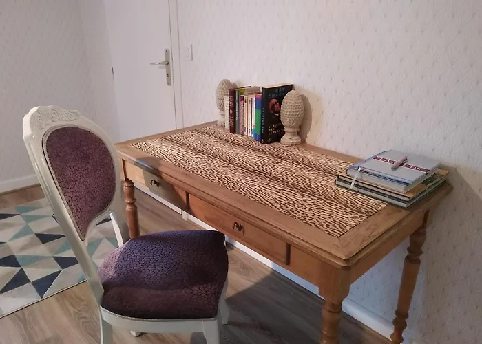 Les Bessonnes Nocleg ze śniadaniem 3*
